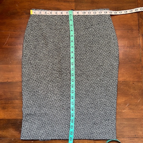 Emporio Armani Wool Blend Houndstooth Skirt - Picture 9 of 16